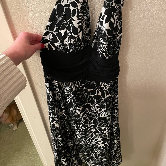 Studio Y Dresses & Skirts - Size medium black/white halter tie Studio Y dress, only worn once!